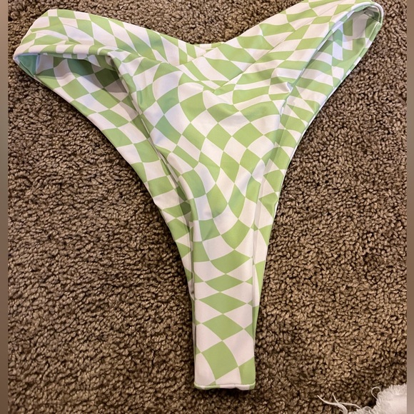 Riza V bottoms - Picture 1 of 4